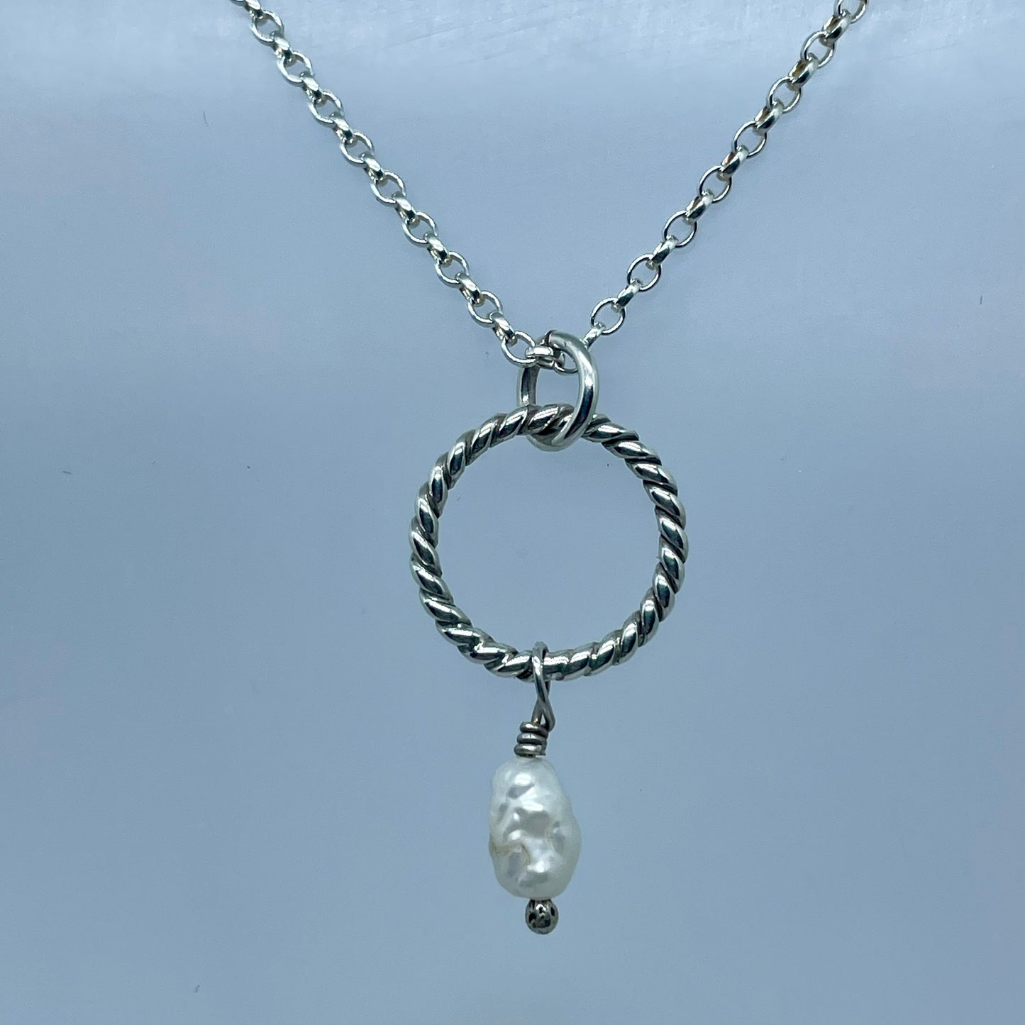 Rope and Pearl Necklace image 3