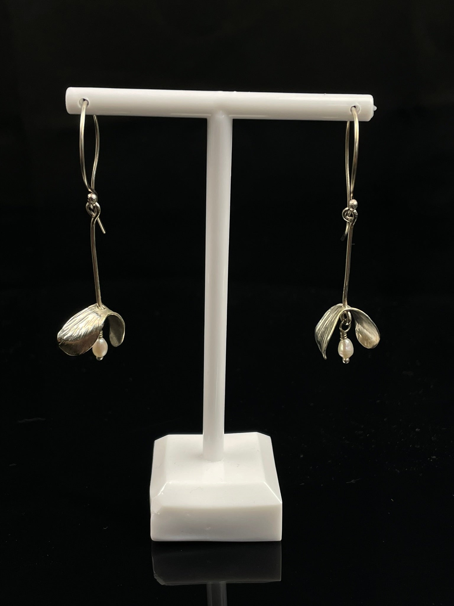 Simply Kiss Me Earrings image 1