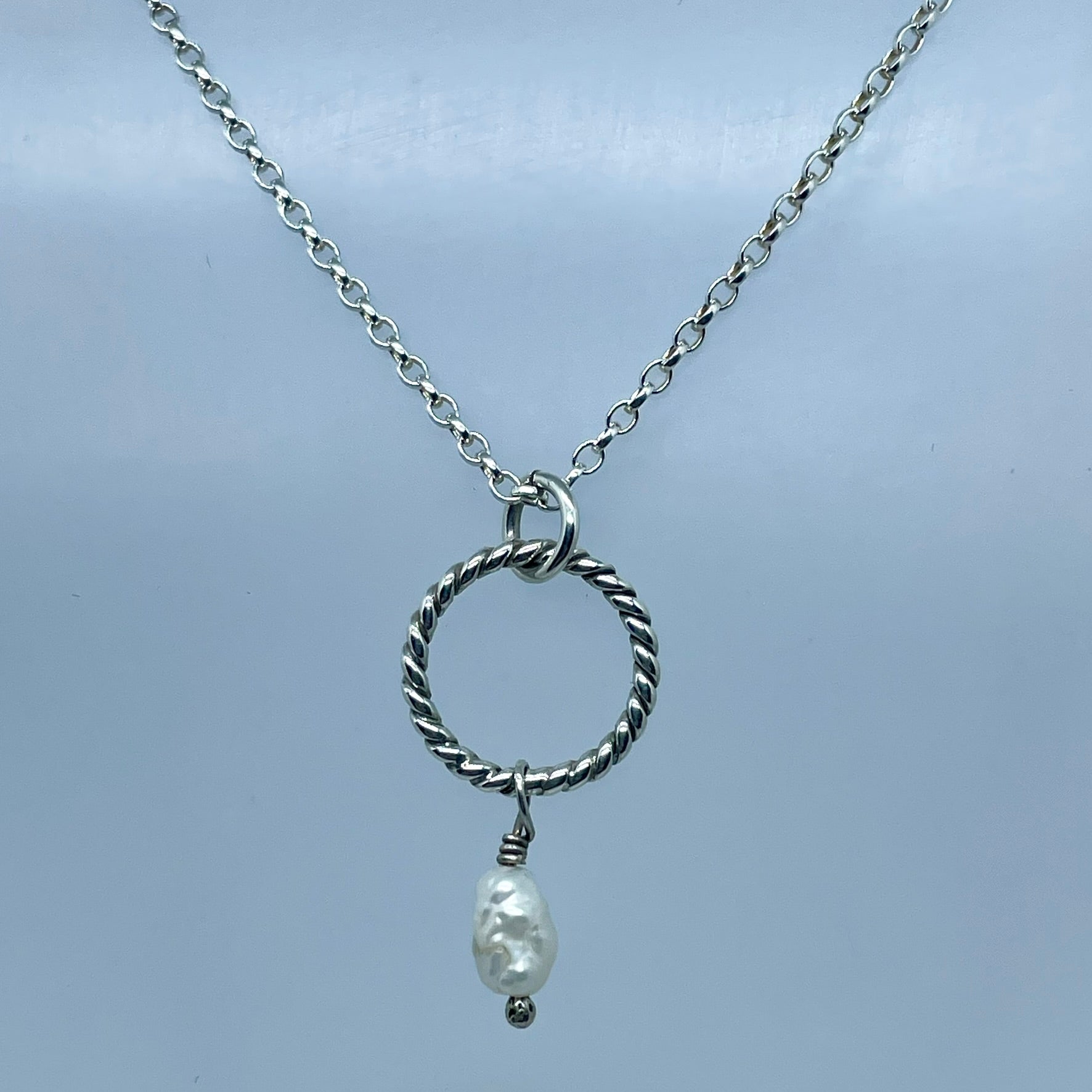 Rope and Pearl Necklace image 2