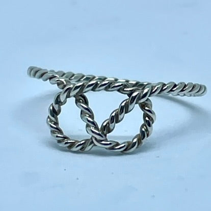 Ladies Stafford Knot Ring image 3