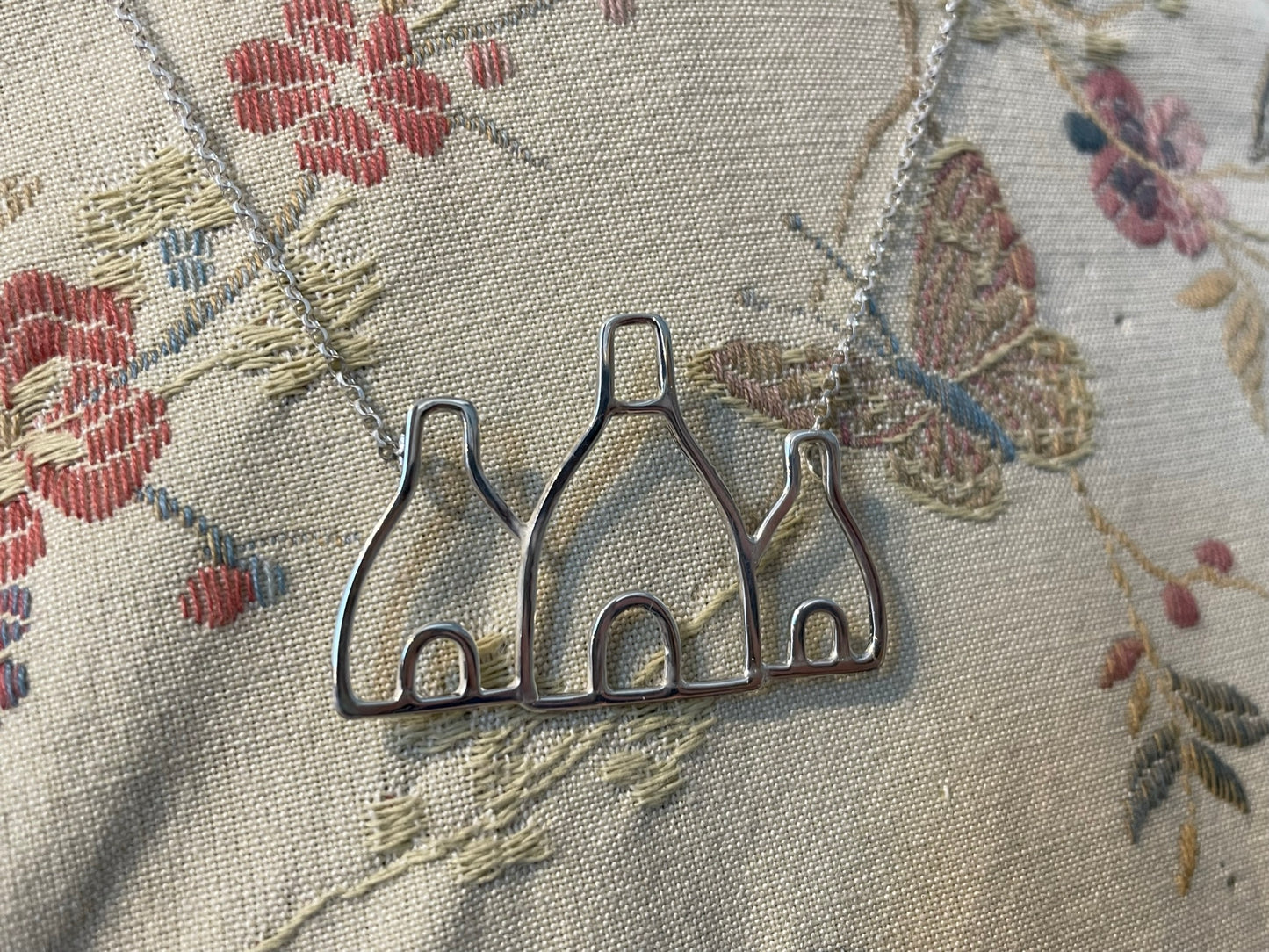 The Three Pot Banks Necklace image 5