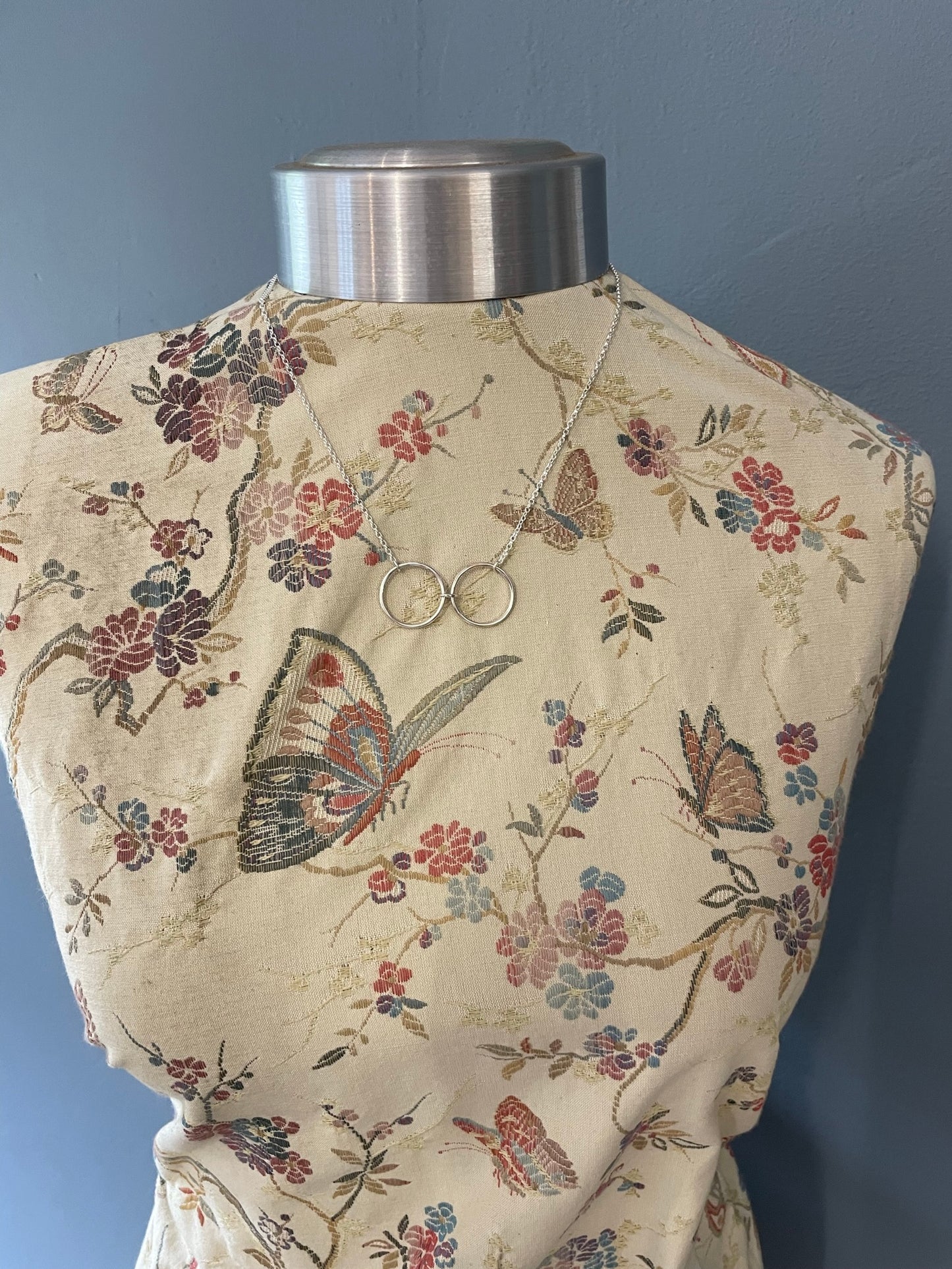 The Spectacles Necklace image 3