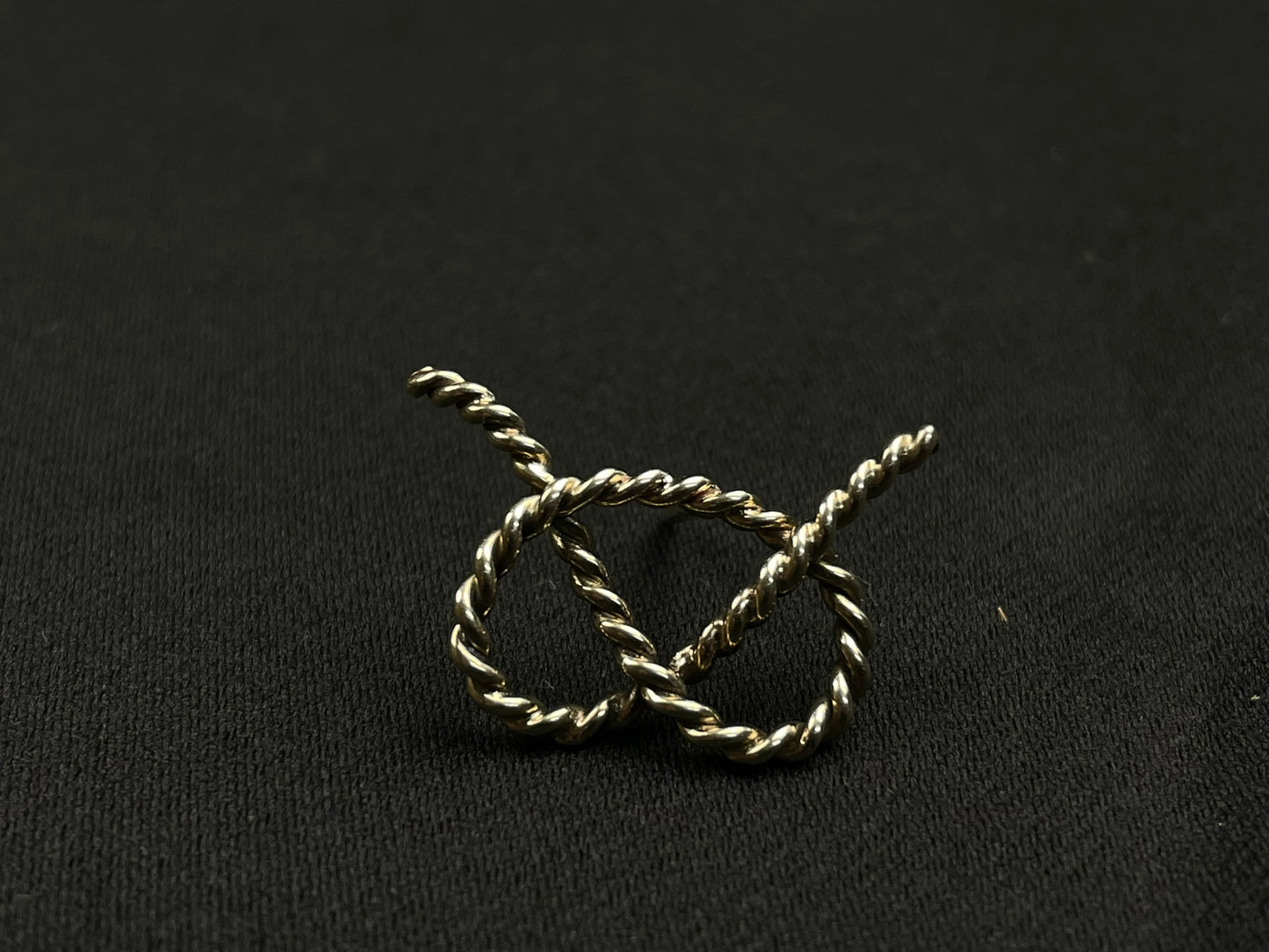 9ct Gold Stafford Knot Pin