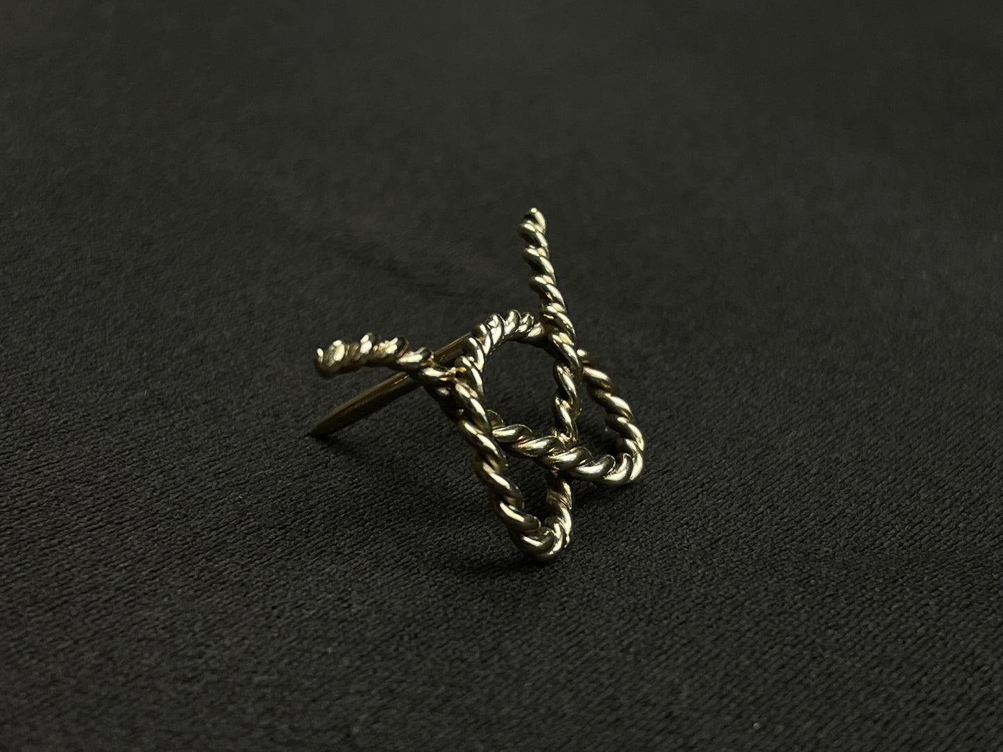 9ct Gold Stafford Knot Pin
