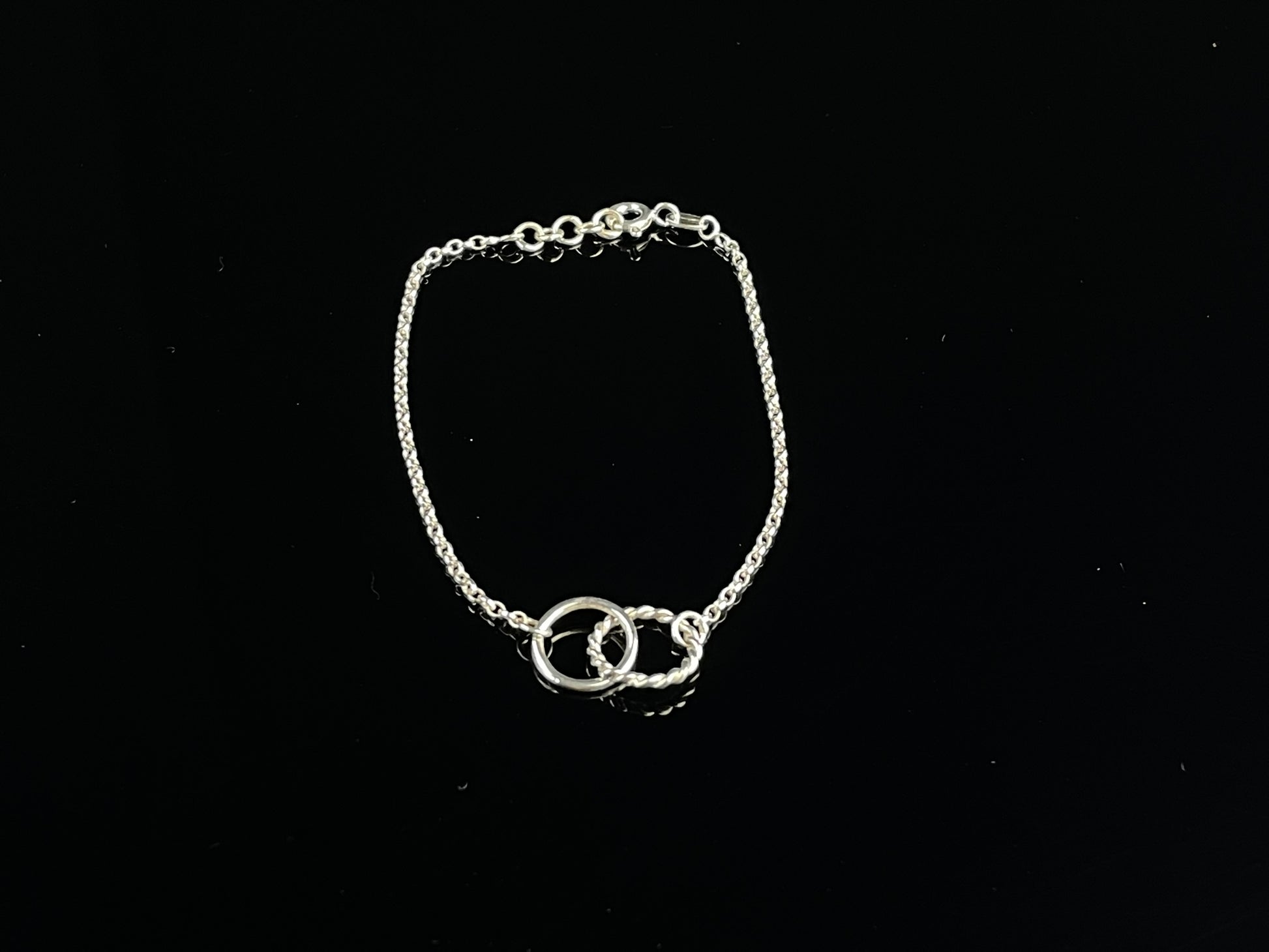 Twist my arm bracelet image 2