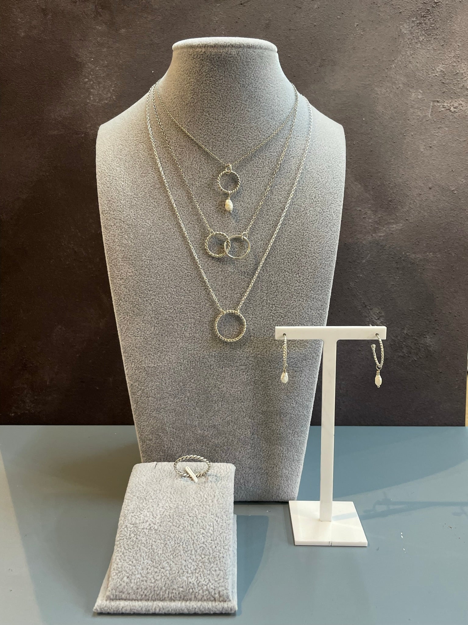 Rope Circle Necklace image 4