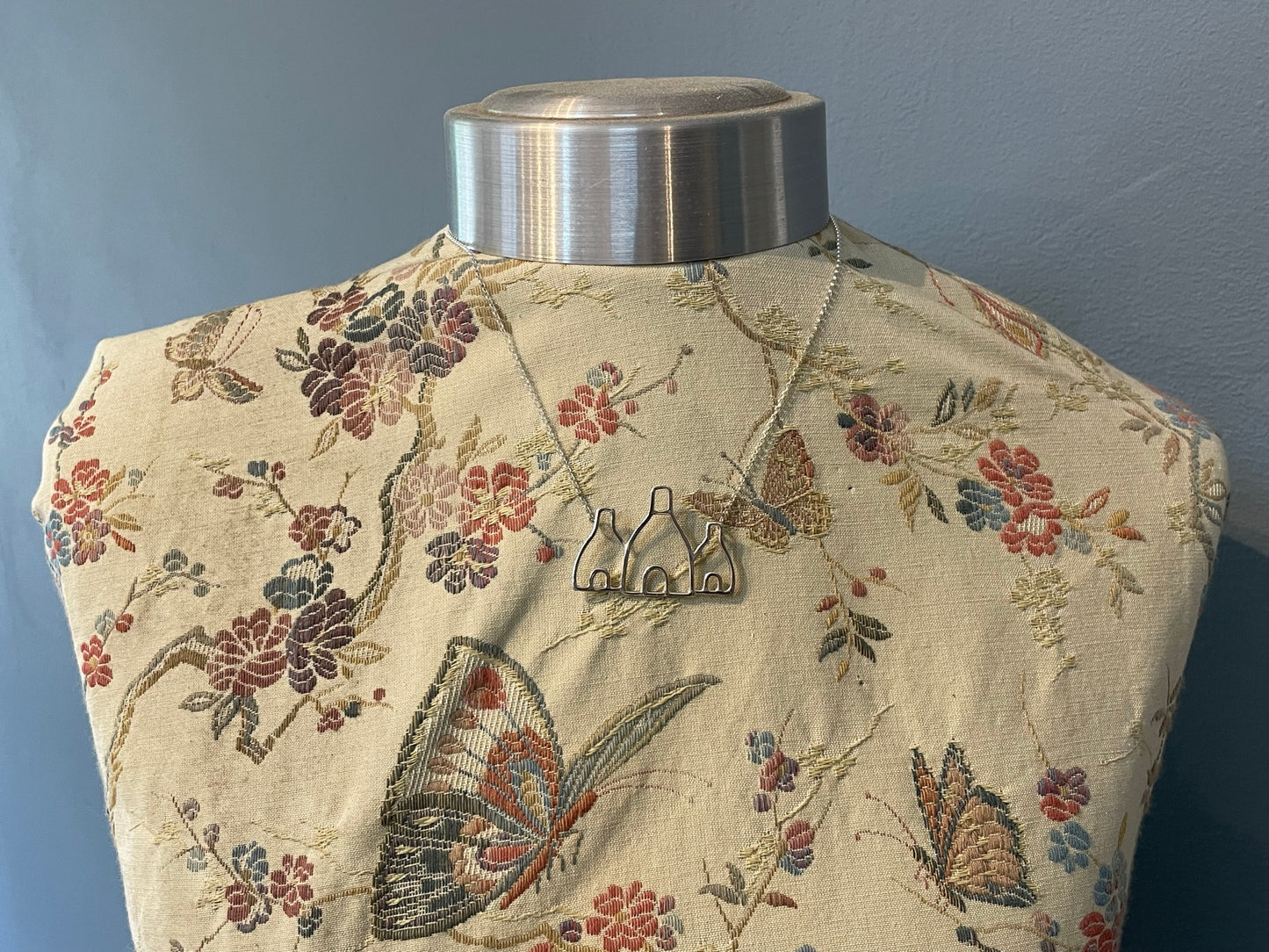 The Three Pot Banks Necklace image 3