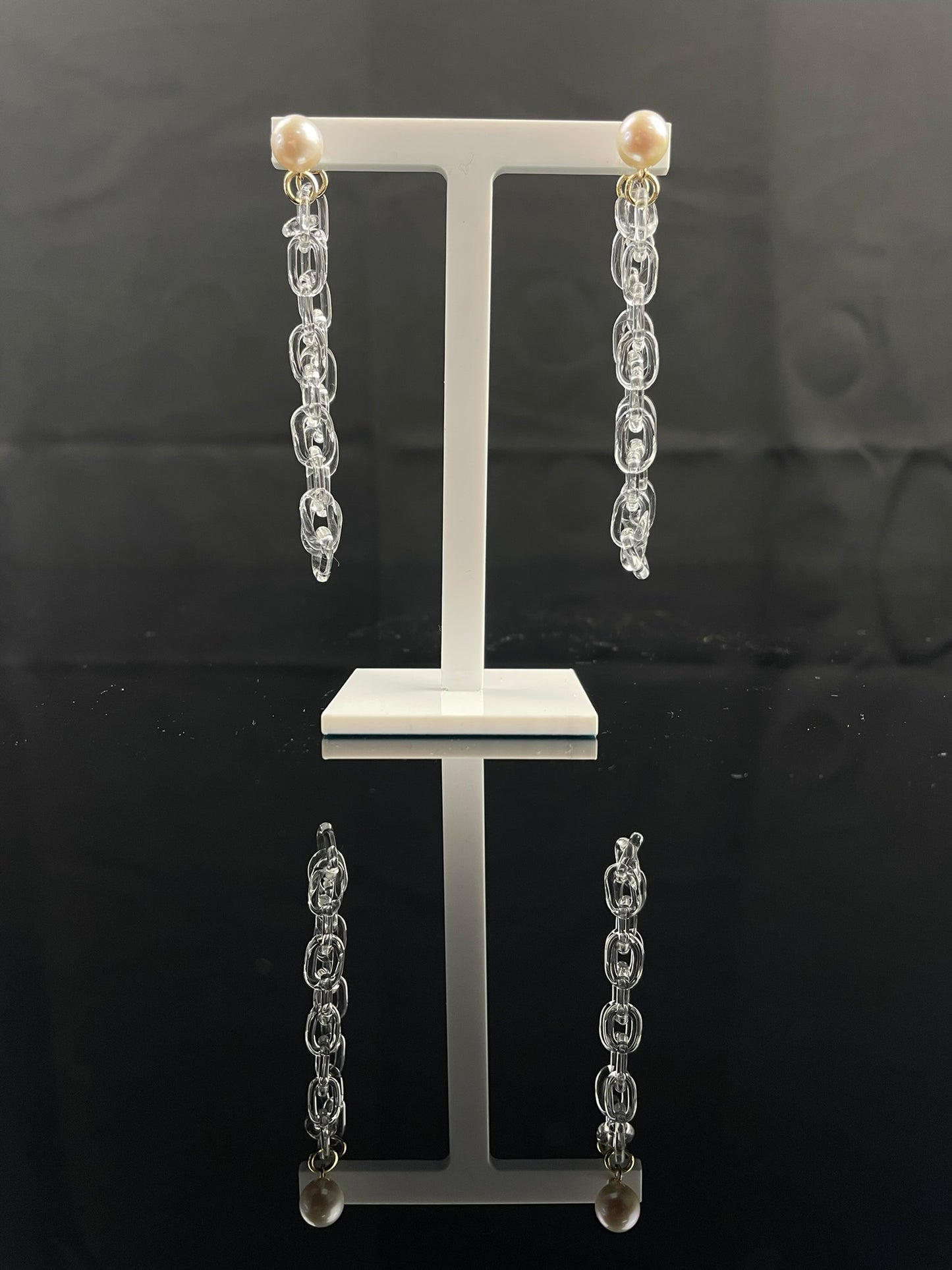 9ct Gold Freshwater Pearl and Glass Chain Looped Earrings image 2